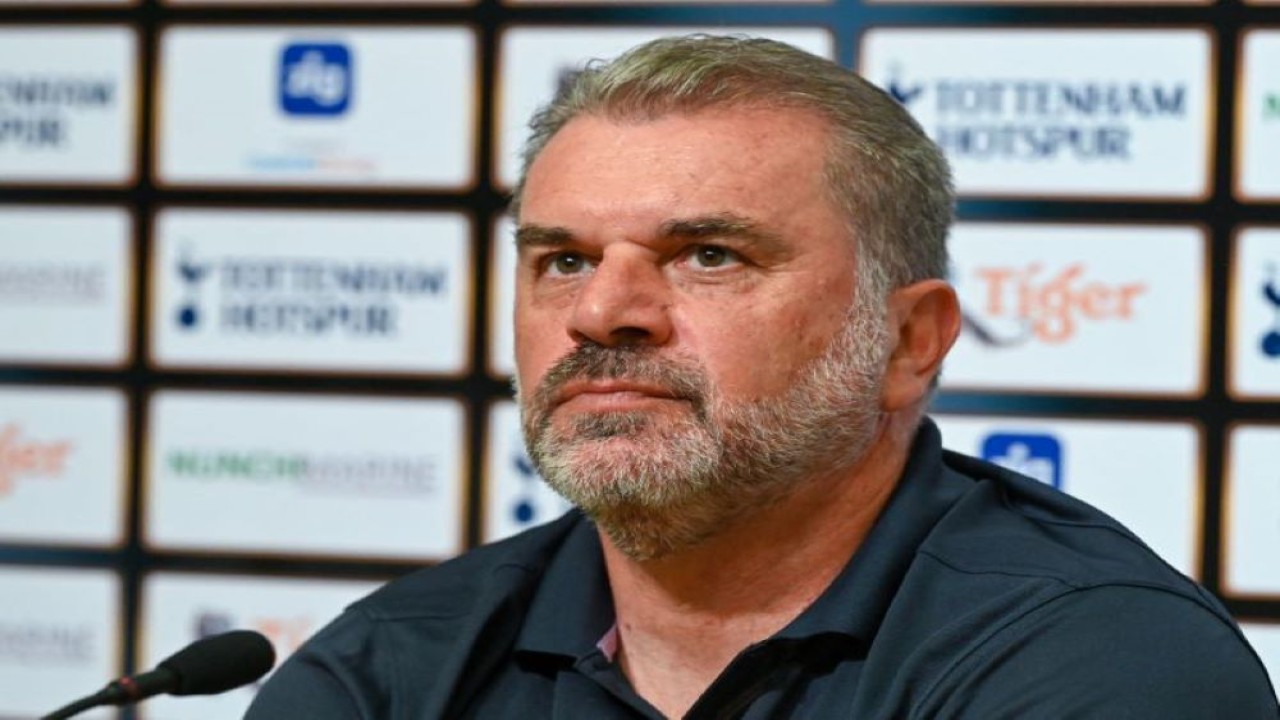 Pelatih Tottenham Hotspurs Ange Postecoglou, (AFP/ROSLAN RAHMAN)