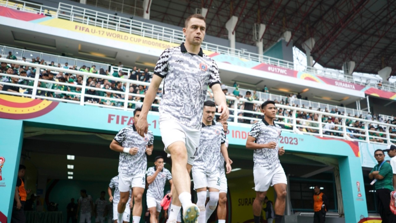 Bek Persija, Maciej Gajos