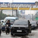 BMKG: Sebagian besar Banten hujan lebat disertai angin kencang & petir-1702190355
