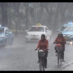 Hujan petir dan angin landa Jaktim-Jaksel pada Minggu sore-1702185570