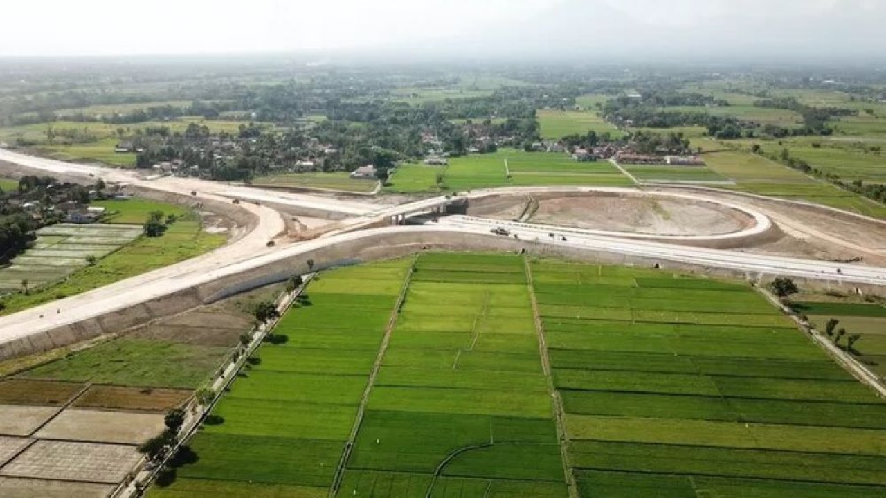 Dukung kelancaran lalu lintas selama Nataru, jalur fungsional jalan tol mulai dari Kartasura sampai dengan Karanganom sepanjang 13 km dioperasikan per Jumat (22/12/2023). (Dok. Jasamarga Jogja Solo)