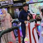 Jelang Debat Cawapres, Mahfud MD Main ke Mall Bareng Cucu-1703246195