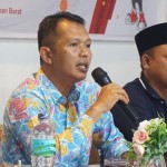 Ketua Bawaslu Pasaman Barat Wanhar. Antara/Altas Maulana.-1701853623