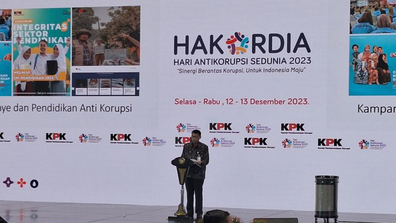 Ketua Komisi Pemberantasan Korupsi (KPK) sementara Nawawi Pomolango berikan sambutan pada peringatan Hari Antikorupsi Sedunia (Hakordia) di Istora Senayan, Jakarta Pusat, Selasa (12/12/2023). ANTARA/Fianda Sjofjan Rassat