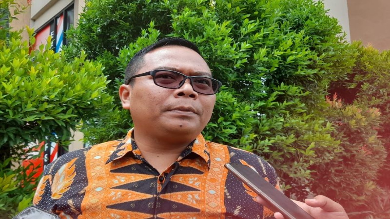 Koordinator Divisi Sosialisasi, Pendidikan Pemilih, Partisipasi Masyarakat dan SDM KPU Kota Serang, M. Fahmi Musyafa (ANTARA/Desi Purnama Sari)