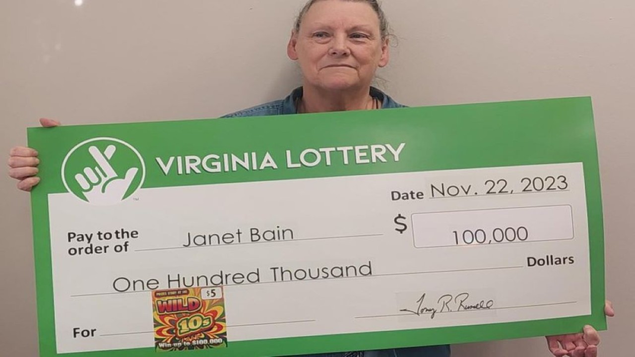 Janet Bain berhenti di sebuah toko serba ada untuk membeli minuman dan akhirnya memenangkan hadiah lotere Rp1,5 miliar. ( Virginia Lottery)