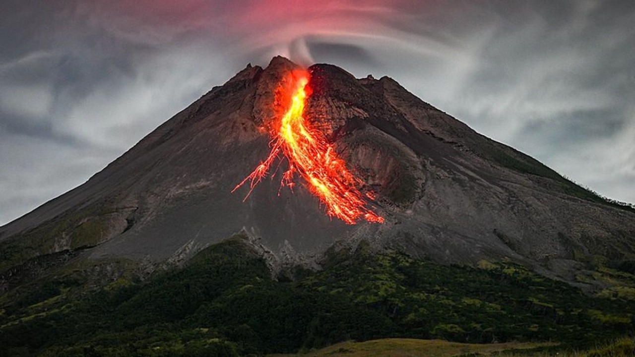 Gunung Merapi erupsi/ist 