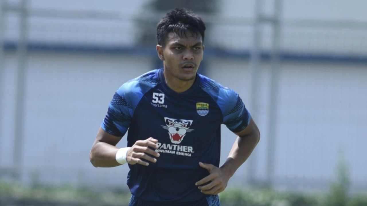 Pemain Persib Rachmat Irianto