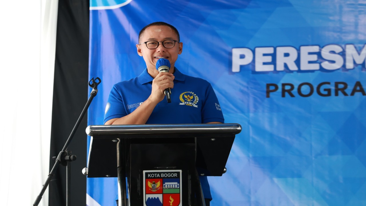 Kementerian Energi dan Sumber Daya Mineral (KESDM) bersama PT PLN (Persero) menyelesaikan program Bantuan Pasang Baru Listrik (BPBL) 2023 di Provinsi Jawa Barat. Foto (Istimewa)