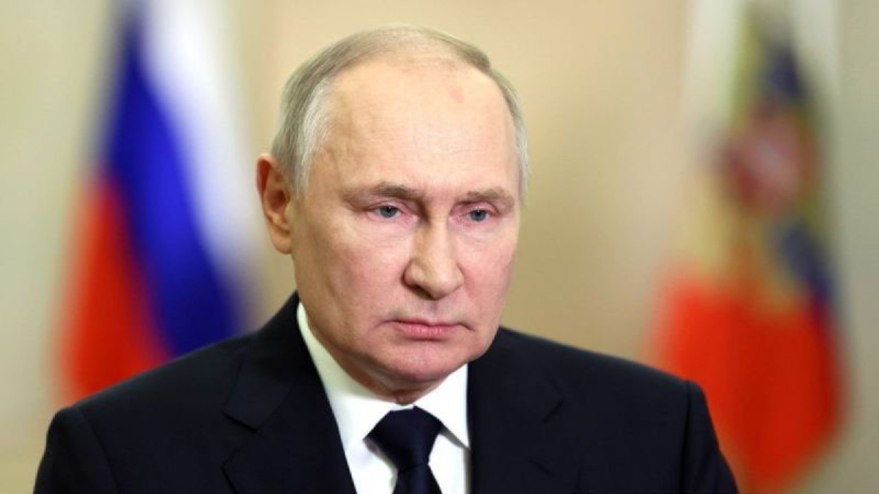 Presiden Rusia Vladimir Putin menyampaikan pidatonya dalam peringatan satu tahun reunifikasi empat wilayah Ukraina dengan Rusia, Sabtu (30/9/2023). (ANTARA/HO-Kremlin/am.)