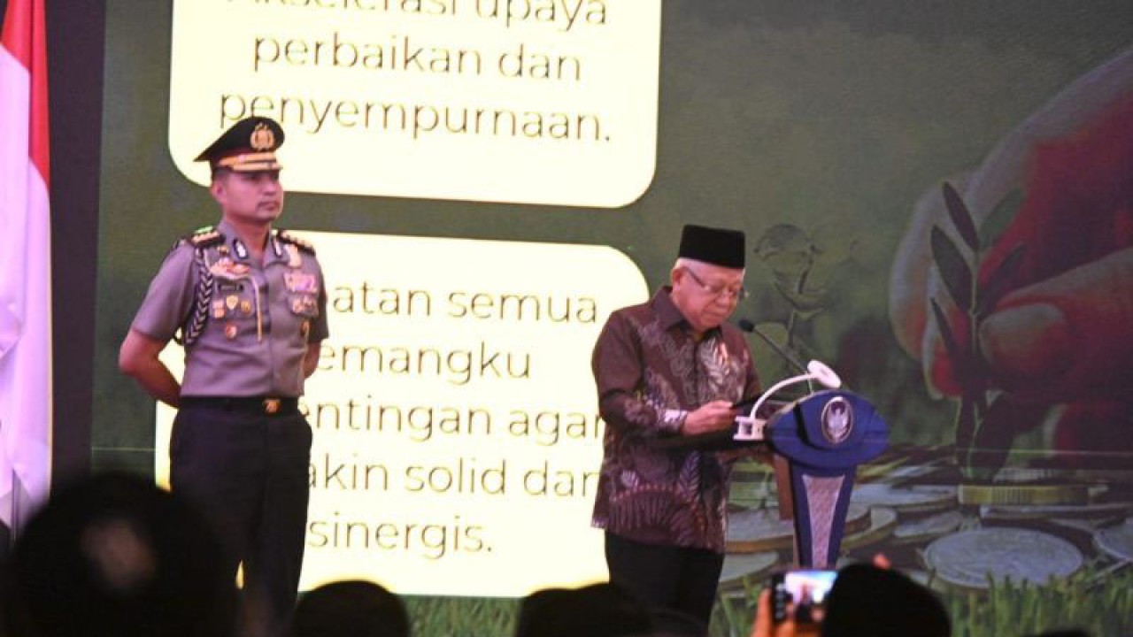 Wakil Presiden Ma'ruf Amin saat menghadiri acara Rapat Koordinasi Nasional Badan Wakaf Indonesia (Rakornas BWI), di Jakarta, Senin (4/12/2023). ANTARA/HO-BPMI Setwapres