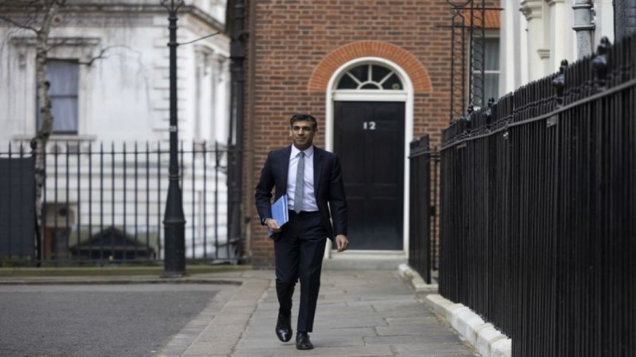 Arsip - Perdana Menteri Inggris Rishi Sunak. ANTARA/Simon Dawson/No 10 Downing Street/Handout via Xinhua/tm