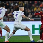 Roma imbang lawan Fiorentina pada laga yang diwarnai tiga kartu merah-1702265327