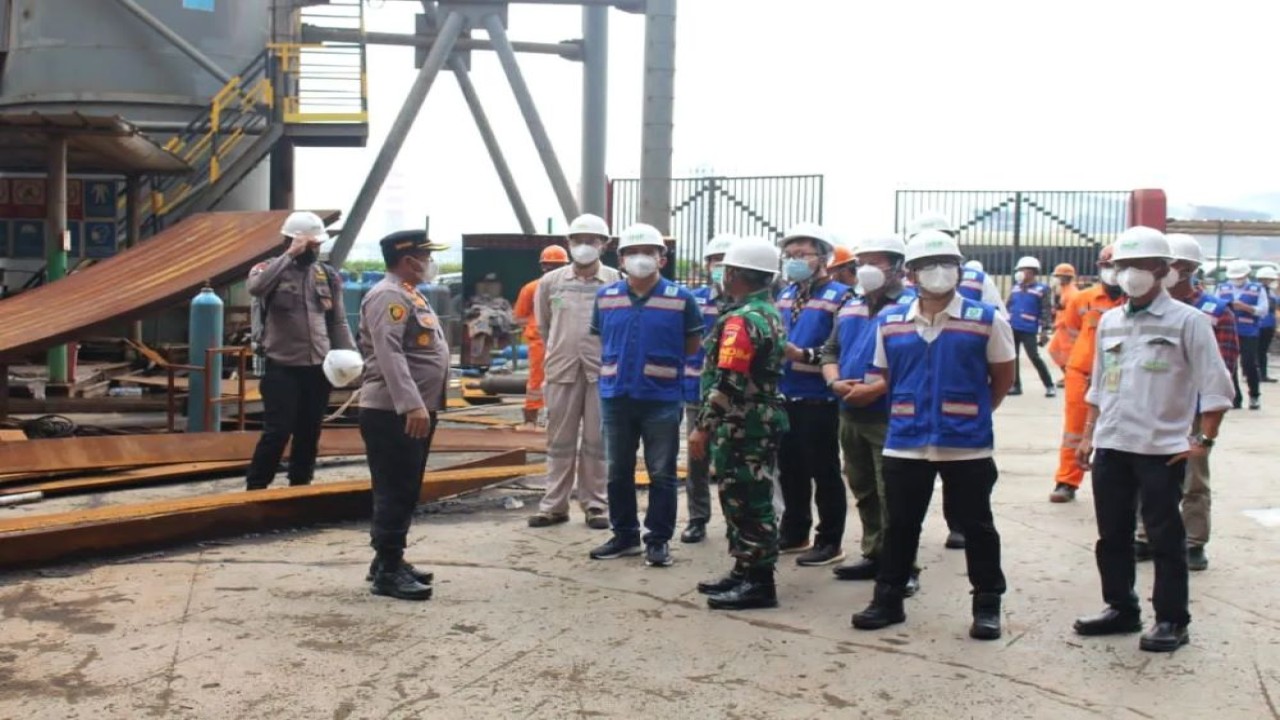 Deputi Bidang Investasi dan Pertambangan Kemenko Marves Septian Hario Seto bersama Pj Bupati Morowali Rachmansyah Ismail, Dandim 1311/Morowali Letkol Inf Alzaki, Kapolres Morowali AKBP Suprianto dan jajaran Forkopimda Morowali serta manajemen PT IMIP meninjau langsung lokasi kecelakaan kerja yang terjadi di PT Indonesia Tsingshan Stainless Steel (ITSS). (ANTARA/HO-Kemenko Kemaritiman dan Investasi)