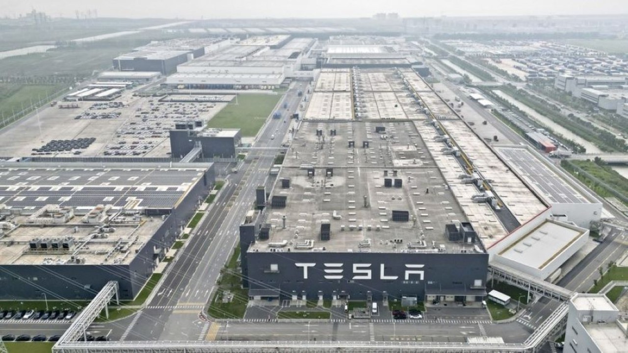 Tesla Gigafactory di kawasan baru Lingang di Zona Perdagangan Bebas Percontohan China di Shanghai, China timur. (Liu Ying/Xinhua)