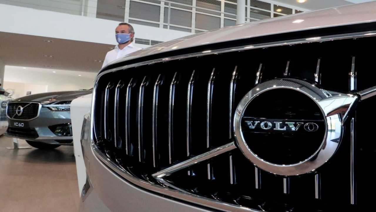 Ilustrasi. Logo Volvo . (Reuters)