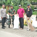 Warga Paninggilan Utara Bersama TNI-Polri Lakukan Kerja Bakti Bersihkan Kali Wadas-1702031798