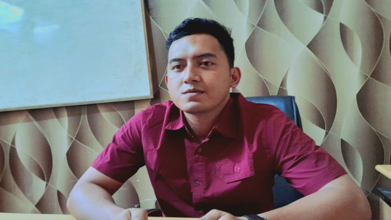 Kasat Reskrim Polres Bone Bolango Iptu Ahmad Fahri terkait penjelasan kasus kematian mahasiswa IAIN Sultan Amai Gorontalo. (ANTARA/Zulkifli Polimengo)