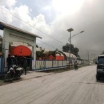 BMKG sebut ada sebaran debu vulkanik erupsi Lewotobi di udara-1704264415