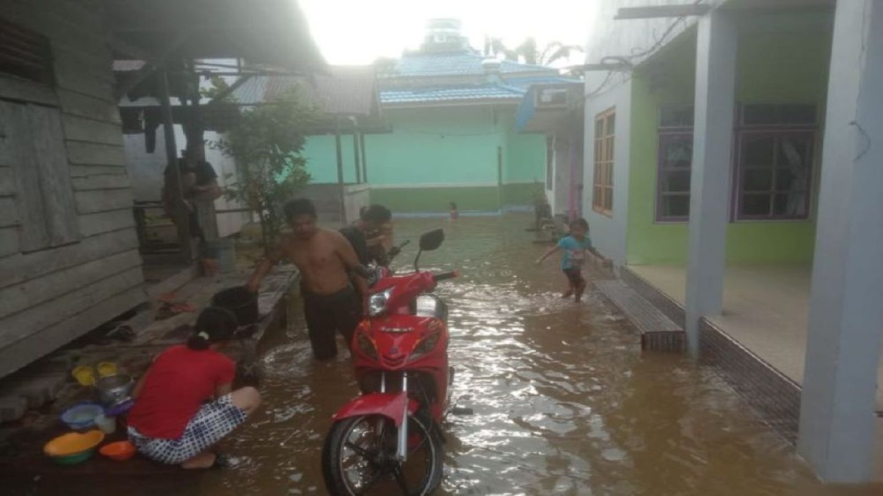 Kondisi banjir yang terjadi di Kalimantan Barat (ANTARA/BPBD Kalbar)