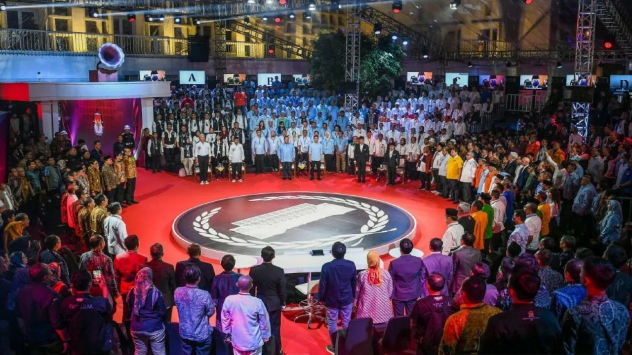 Suasana Debat Perdana Capres Dan Cawapres Di Gedung Kpu Jakarta