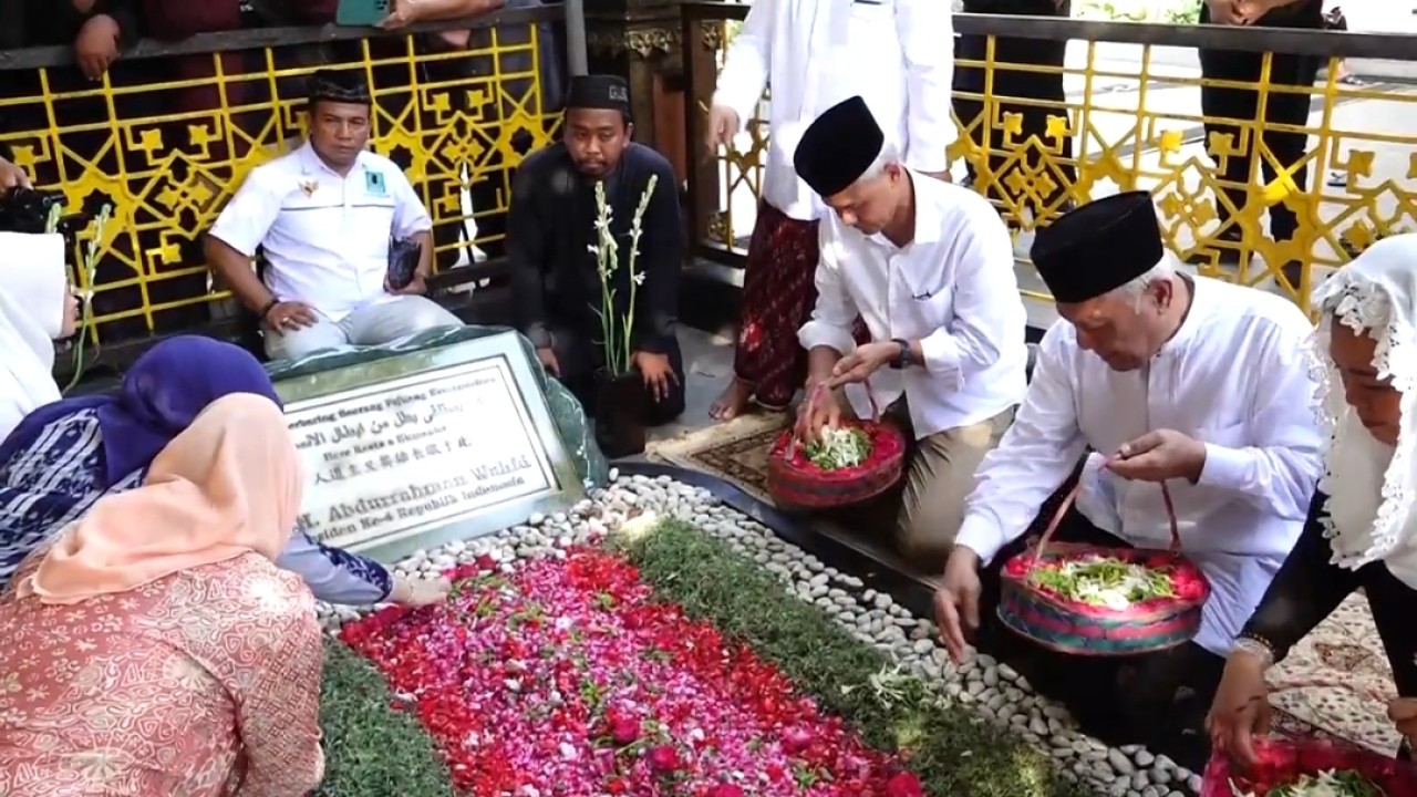 Capres nomor urut 3, Ganjar Pranowo Ziarah ke Makam Gus Dur