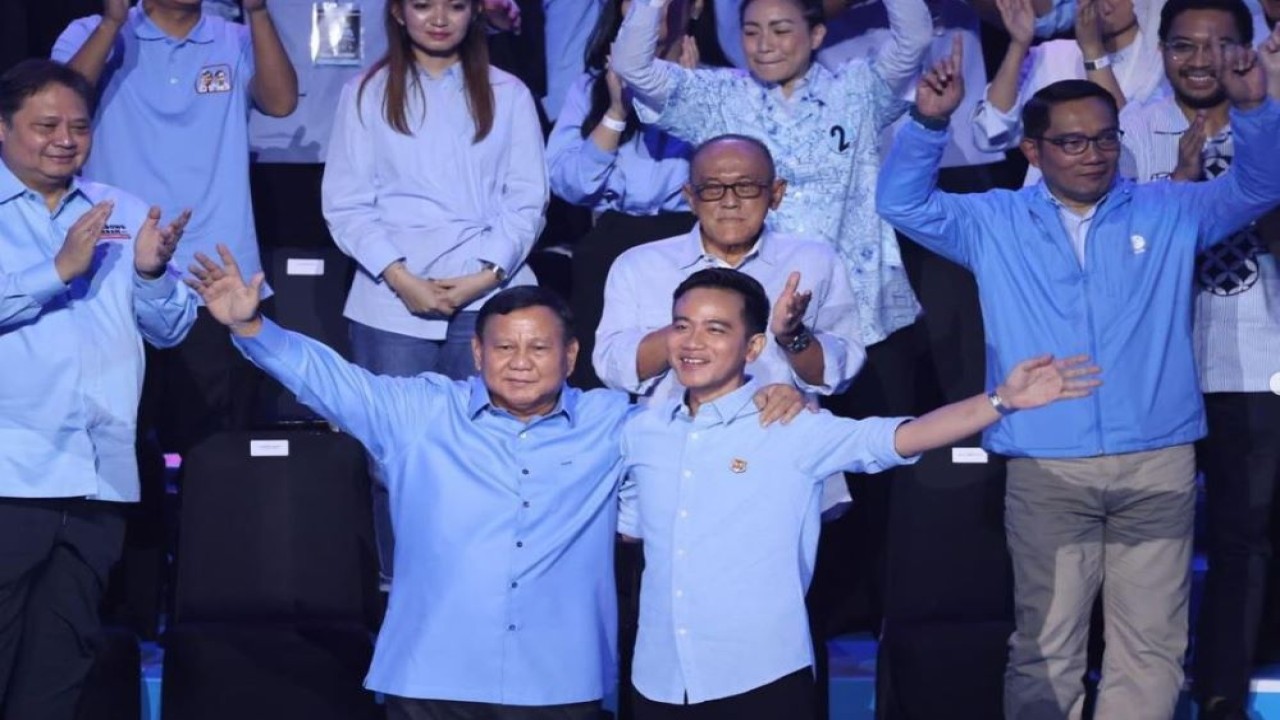 Prabowo Subianto dipastikan bakal didampingi Gibran Rakabuming Raka pada debat ketiga Capres yang dihelat di Istora Senayan, Kompleks Gelora Bung Karno (GBK), Jakarta Pusat, pada Minggu (7/1/2024) pukul 19.00 WIB. (Instagram @prabowo)