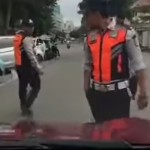 Dishub DKI akui ada insiden petugas naik di kap mobil pribadi-1704351028