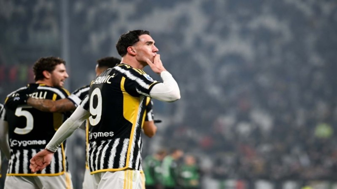 Selebrasi Dusan Vlahovic usai mencetak gol untuk Juventus dalam pertandingan Liga Italia lawan Sassuolo di Allianz Arena pada Rabu (17/1/2024). ANTARA/HO-juventus.com