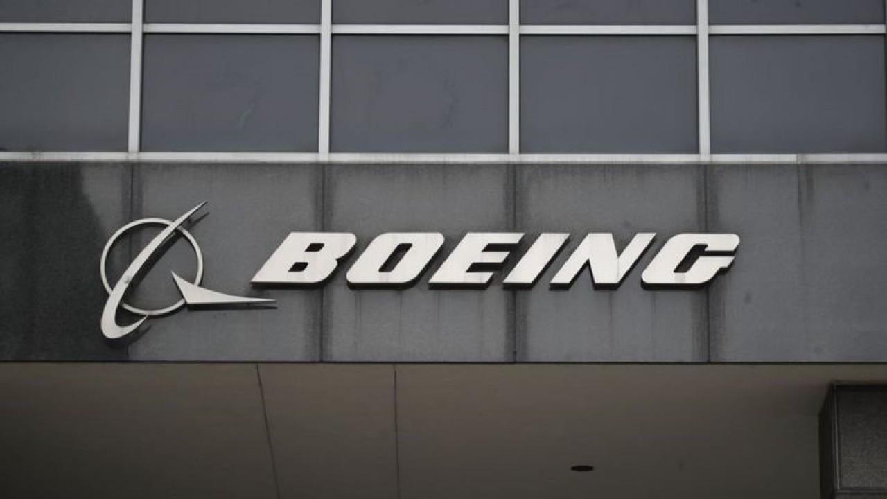 Foto Dokumen: Logo Boeing tampak di kantor pusatnya di pusat kota Chicago, Amerika Serikat pada 13 Maret 2019. ANTARA/Xinhua/Joel Lerner