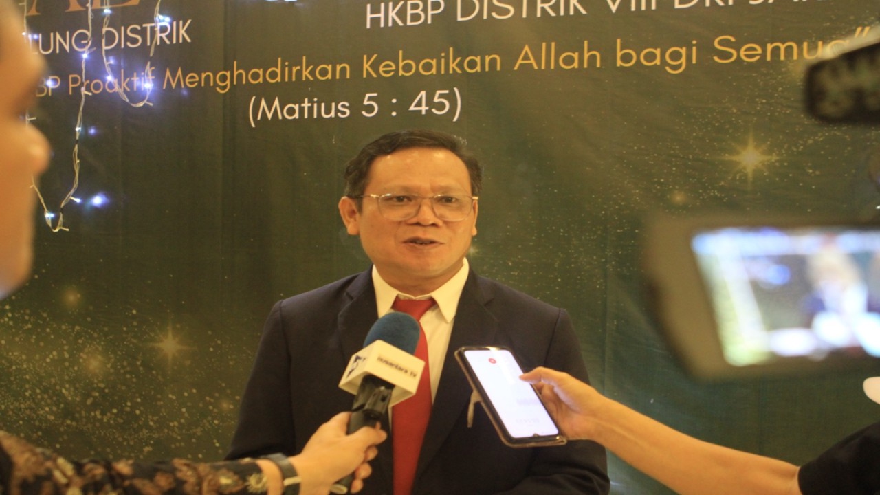 Praeses HKBP Distrik VIII DKI Jakarta, Pdt Bernard Manik M.Th