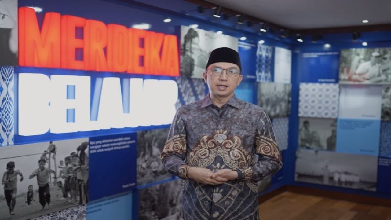 Tangkapan layar Direktur Jenderal Pendidikan Anak Usia Dini, Pendidikan Dasar, dan Menengah Kemendikbudristek Iwan Syahril dalam Sosialisasi Penguatan Implementasi Transisi PAUD ke SD 2024 di Jakarta, Selasa (30/1/2024). (ANTARA/Astrid Faidlatul Habibah)