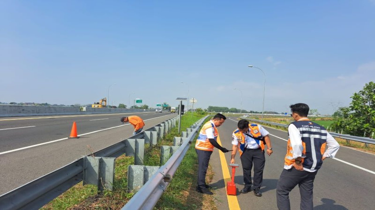 Ilustrasi - Kemenhub membangun fasilitas perlengkapan jalan demi meningkatkan aspek keselamatan bagi para pengguna jalan. ANTARA/HO-Ditjen Perhubungan Darat