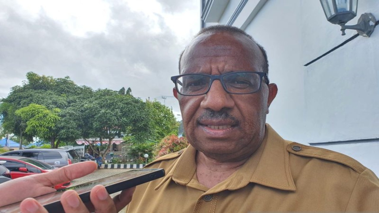 Kepala Badan Perencanaan Pembangunan Daerah (Bappeda) Papua, Yohanis Walilo. (ANTARA/Qadri Pratiwi)
