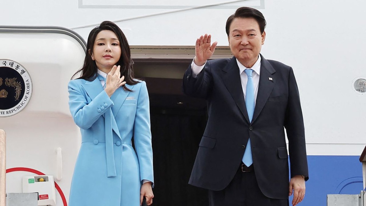 Presiden Korsel Yoon Suk Yeol dan istrinya Kim Keon Hee/ist