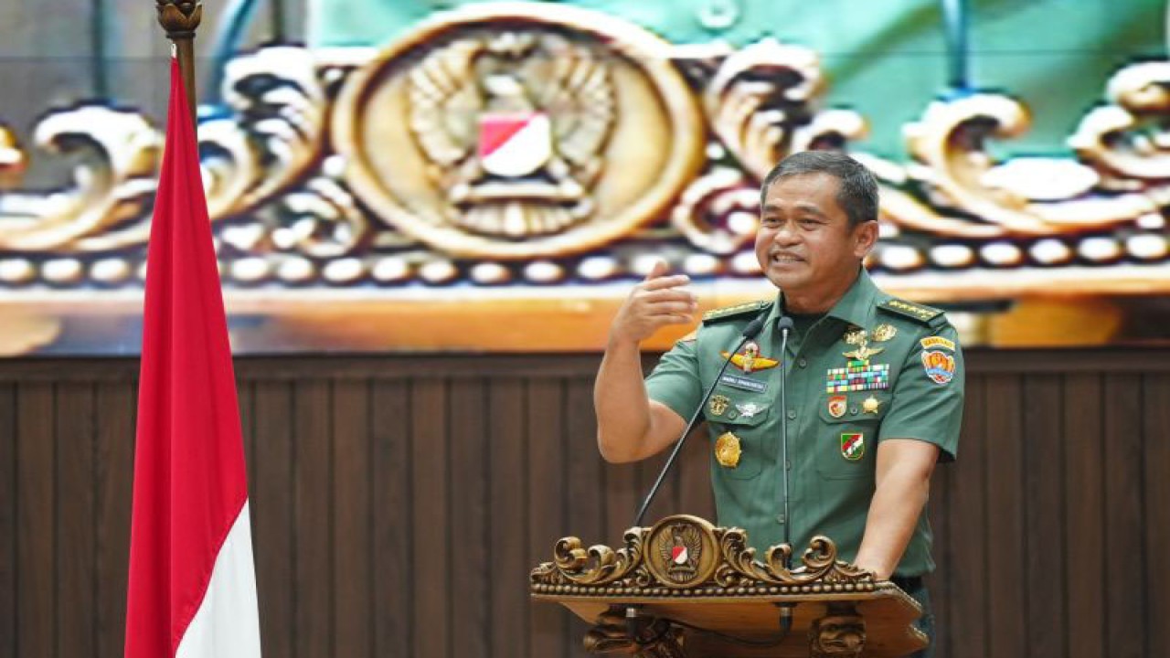 Kepala Staf Angkatan Darat (KSAD) Jenderal TNI Maruli Simanjuntak saat Rapat Kerja Teknis (Rakernis) Intel Fungsi Penerangan TNI AD Tahun 2024 di Markas Besar Angkatan Darat (Mabesad), Jakarta, Senin (22/1/2024). (ANTARA/HO-Puspen TNI AD)