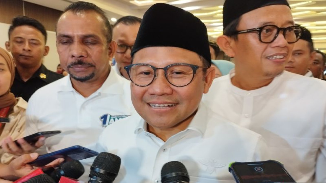 Calon Wakil Presiden RI Muhaimin Iskandar (Gus Imin) memberikan keterangan pers di Jakarta, Minggu (7/1/2024). ANTARA/Muzdaffar Fauzan