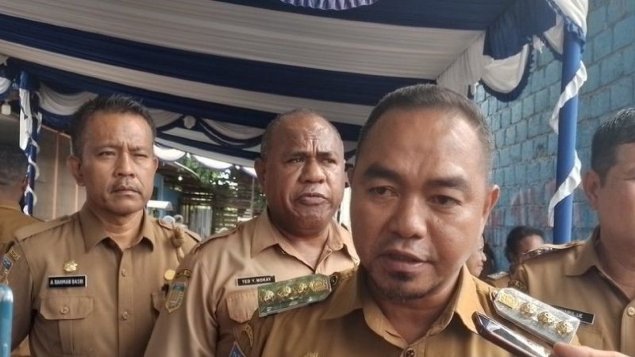 Penjabat Bupati Jayapura Triwarno Purnomo (ANTARA/Yudhi Efendi)