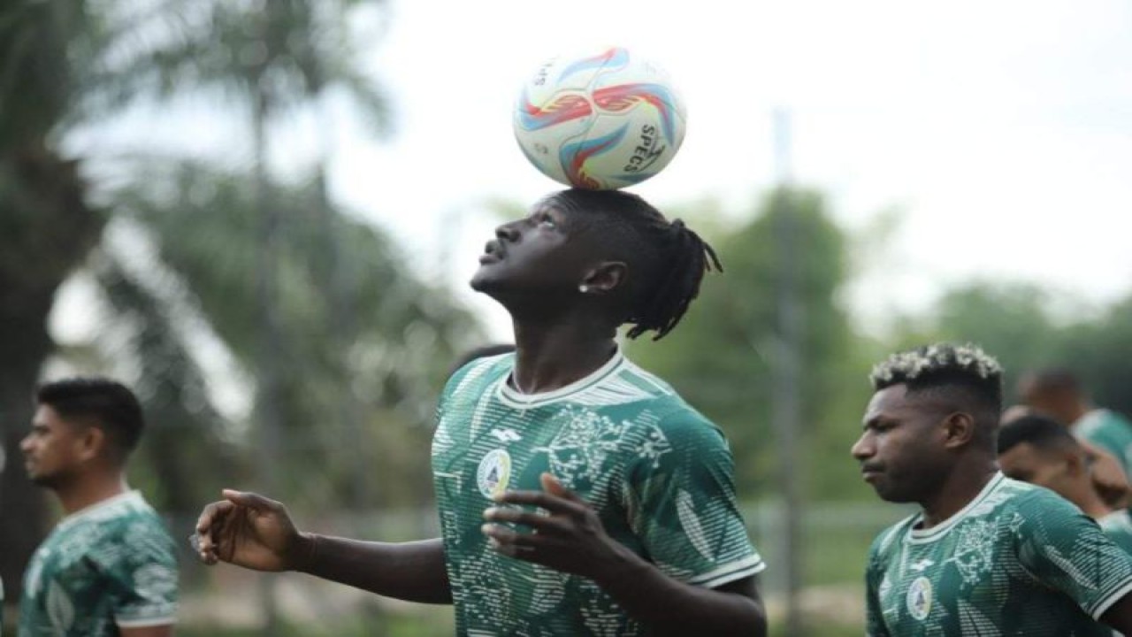 Penyerang PSS Sleman Ajak Riak (tengah). (HO-PSS Sleman)