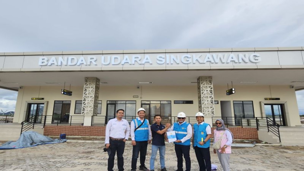 PLN pasok listrik untuk operasional Bandara Udara Kota Singkawang (ANTARA/H0-Hendra)