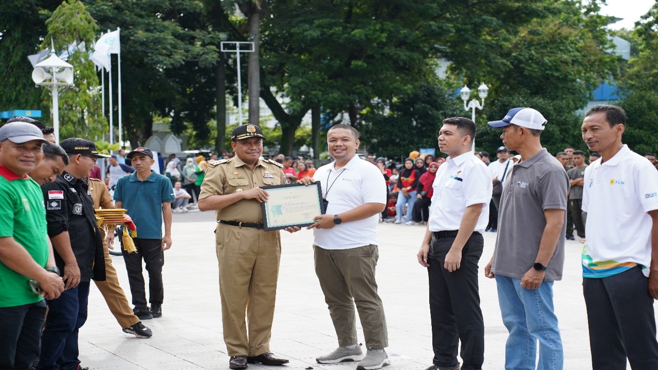 PT PLN (Persero) Unit Induk Pembangunan Nusa Tenggara (UIP Nusra) meraih penghargaan zero accident dari Pemprov NTB. Foto (Humas PLN)