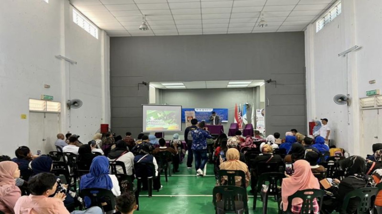 Suasana pelatihan dan pengayaan literasi bagi pekerja migran Indonesia yang diadakan Universitas Mercu Buana dan Pertubuhan Masyarakat Indonesia Pulau Pinang di Penang, Minggu (28/1/2024). (ANTARA/Ho-Permai)