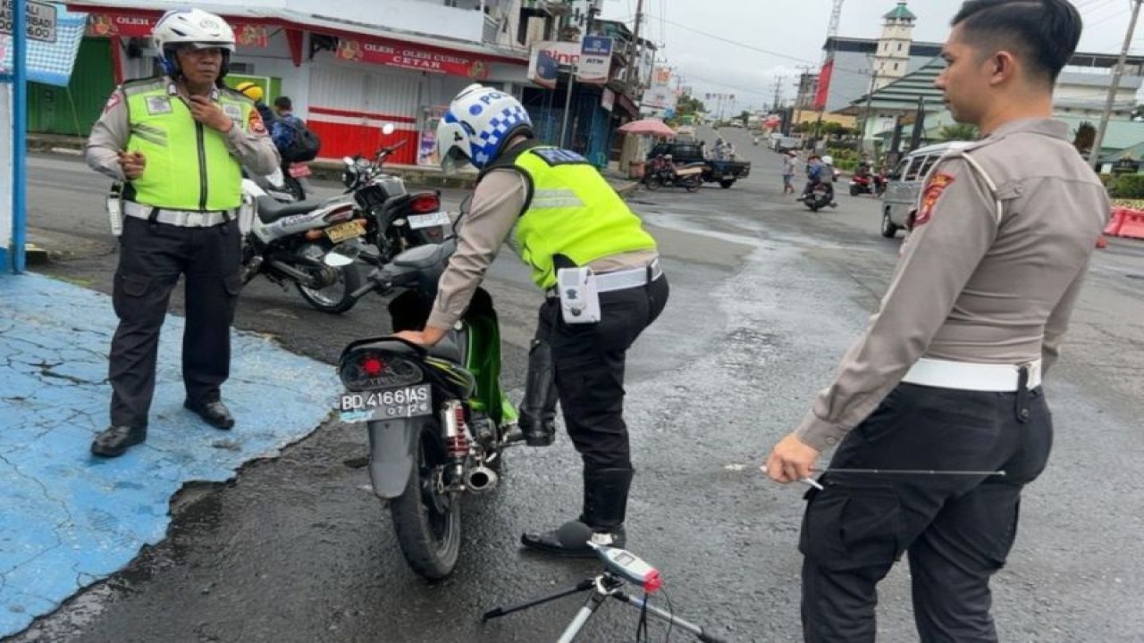 Salah satu sepeda motor yang terjaring razia penggunaan knalpot brong oleh petugas Sat Lantas Polres Rejang Lebong belum lama ini. ANTARA/HO-Polres Rejang Lebong