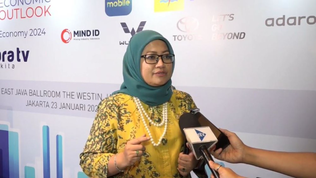 Executive Vice President Keuangan PT PLN (Persero), Maya Rani Puspita saat menghadiri "Nusantara Economic Outlook Conference 2024" bertajuk "Optimism for Indonesia Economy 2024", di East Java Ballroom, Hotel Westin Jakarta, pada Selasa (23/1/2024).