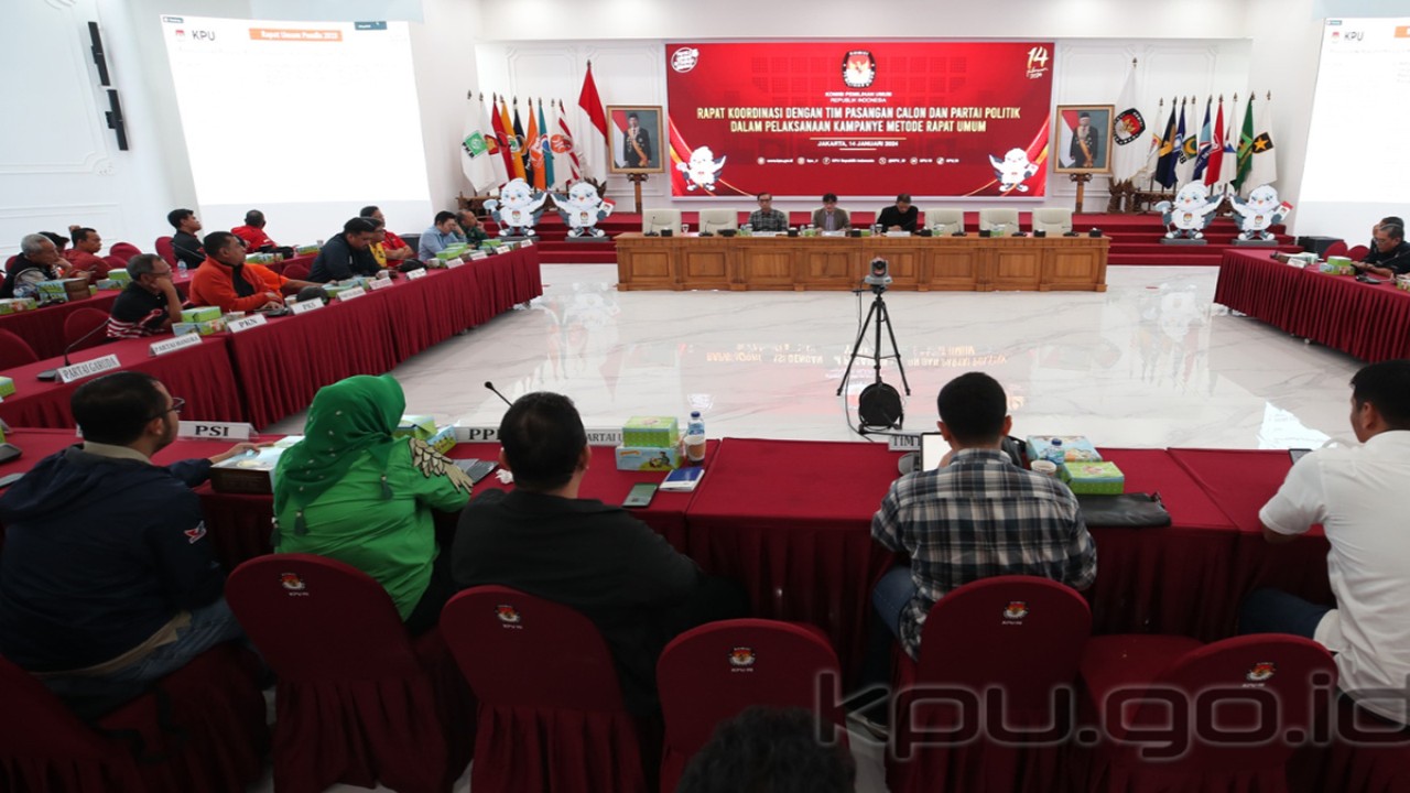 Komisi Pemilihan Umum bersama Tim Pasangan Calon serta Partai Politik peserta Pemilu 2024 menyepakati pembagian zonasi kampanye rapat umum Pemilu 2024. (foto: dosen-idan/ed diR)