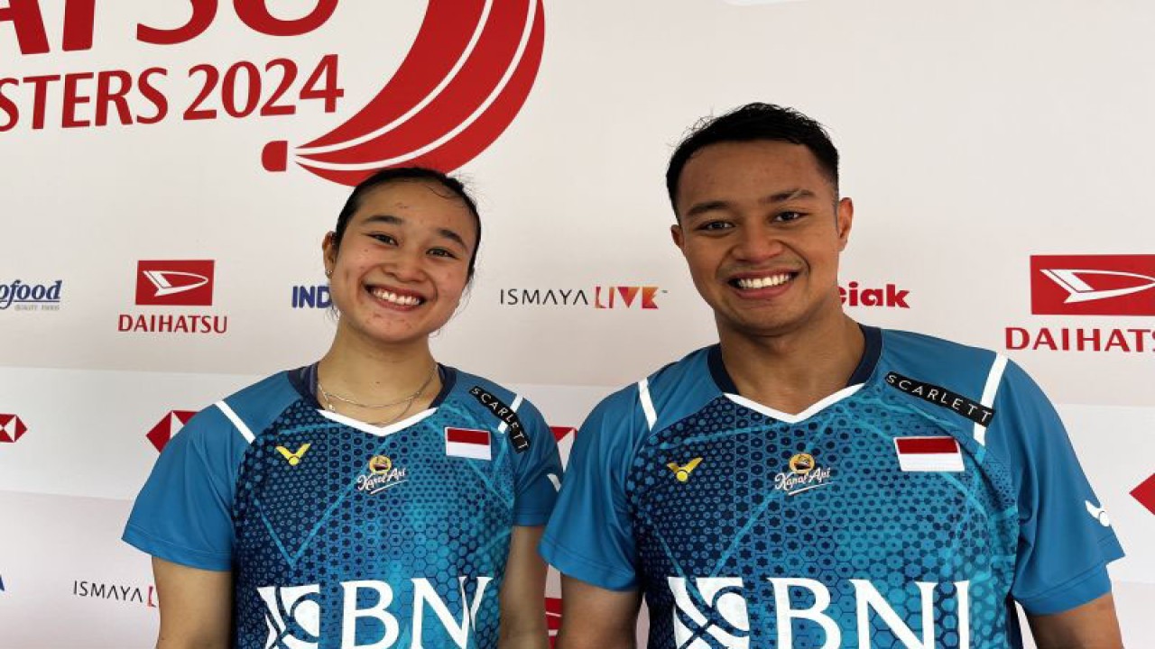 Ganda campuran Indonesia Rehan Naufal Kusharjanto/Lisa Ayu Kusumawati saat ditemui usai pertandingan babak 32 besar Indonesia Masters 2024 di Istora Senayan Jakarta, Rabu (24/1/2024). (ANTARA/Arnidhya Nur Zhafira)