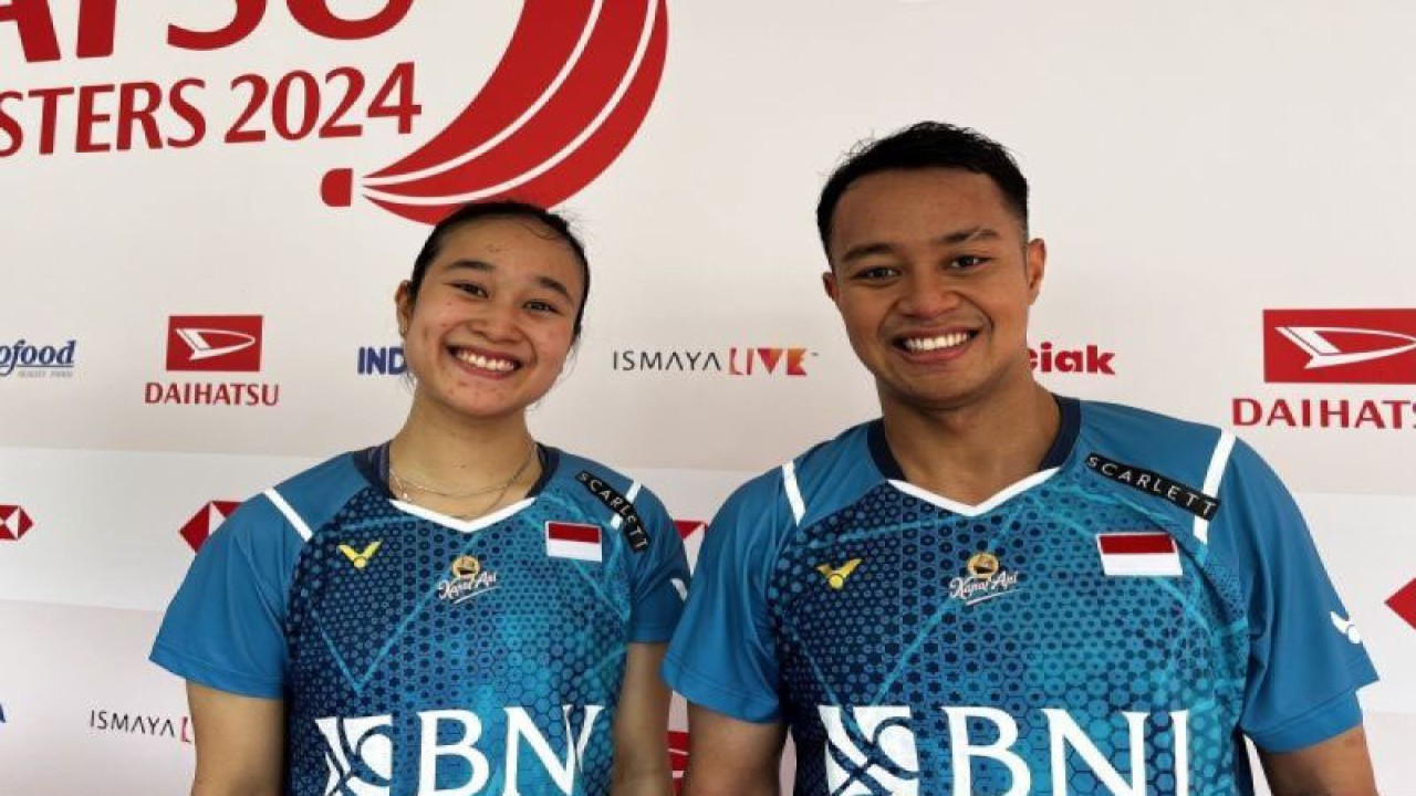 Ganda campuran Indonesia Rehan Naufal Kusharjanto/Lisa Ayu Kusumawati saat ditemui usai pertandingan babak 32 besar Indonesia Masters 2024 di Istora Senayan Jakarta, Rabu (24/1/2024). (ANTARA/Arnidhya Nur Zhafira)