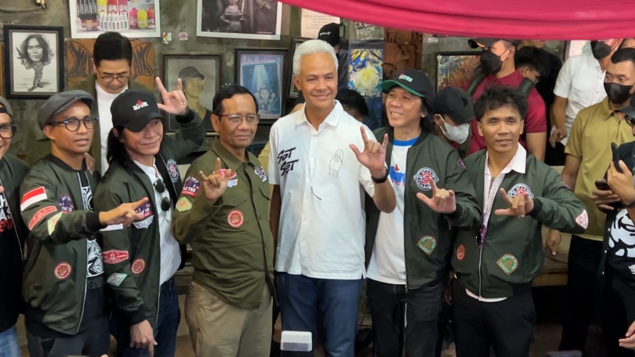 Capres dan Cawapres nomor urut 3, Ganjar Pranowo dan Mahfud MD mendapat dukungan dari grup band legendaris Slank/ist