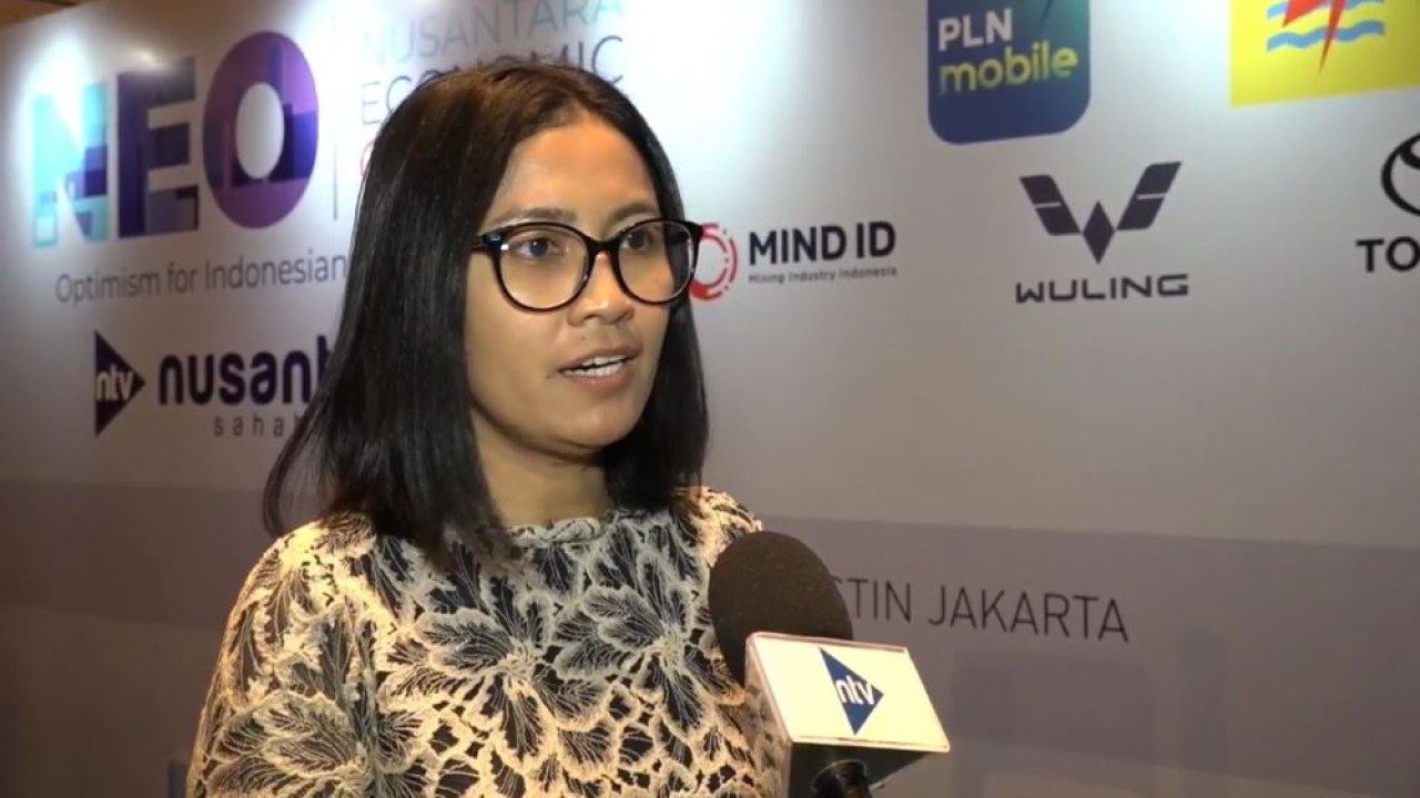 Sales & Marketing Director Wuling Motors, Dian Asmahani hadir menjadi narasumber di acara "Nusantara Economic Outlook (NEO) Conference 2024", di East Java Ballroom, Hotel Westin Jakarta, pada Selasa (23/1/2024). (Dok/Nusantara TV)