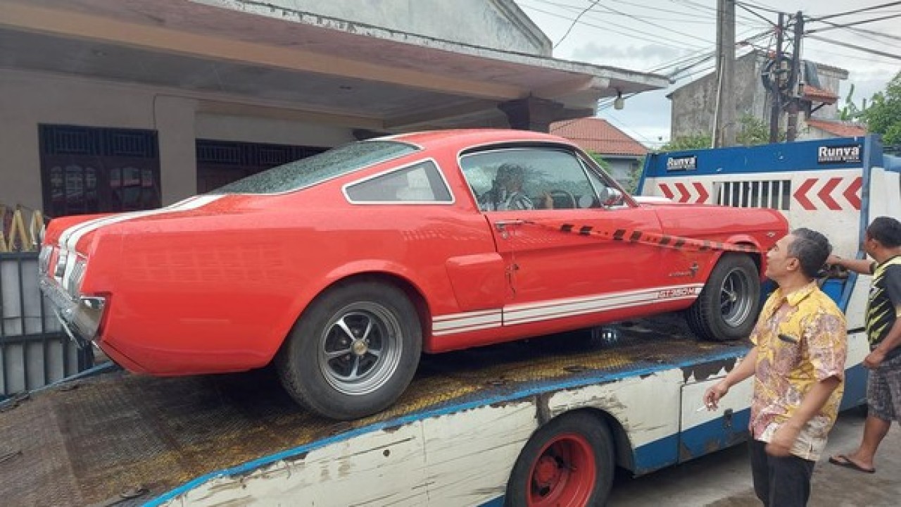 Mobil Andhi Pramono yang disita KPK.